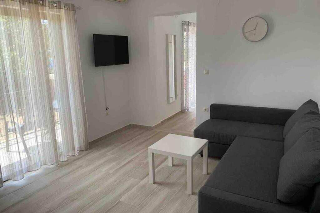 Maria'S Apartment Кастросикия Екстериор снимка
